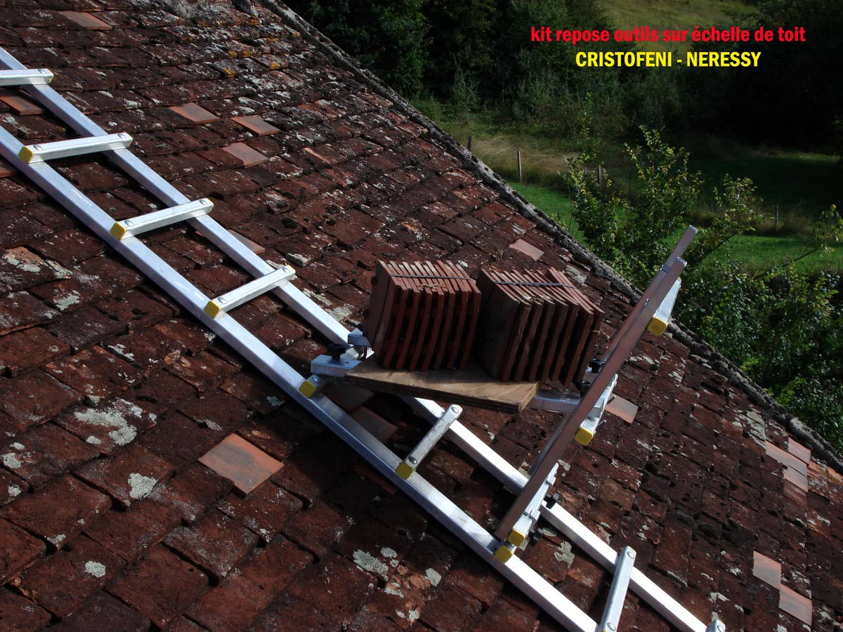 page n° 6 de la galerie des photos d' echelle-de-toit.com pour les vraies  échelles de toit à crochets et en aluminium